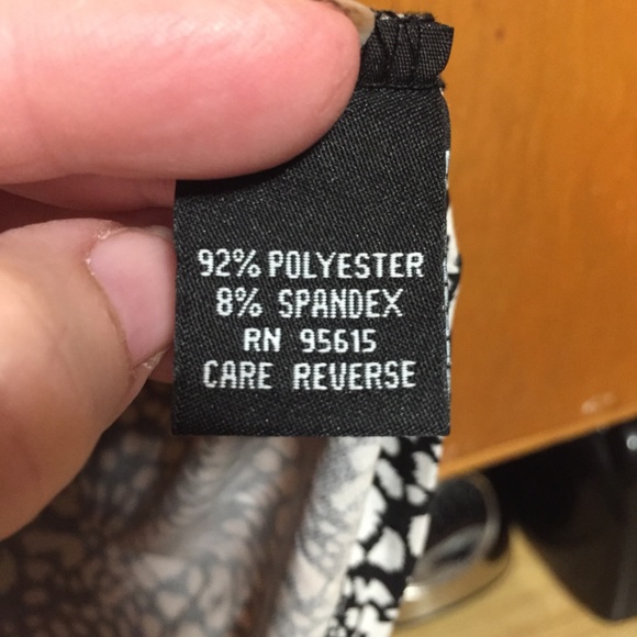 •💥Black and White Sleeveless Blouse💥 - Picture 5 of 6